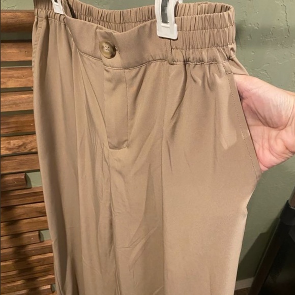 Zyia pleated wide leg khaki pants - Picture 2 of 8